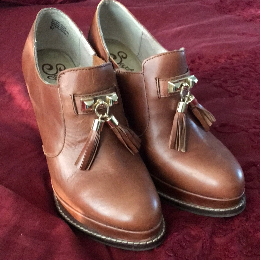 Ankle boots